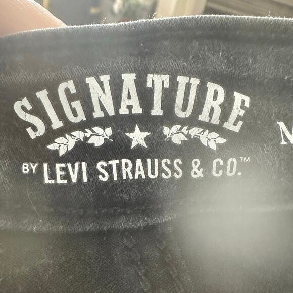 Levi’s Signature Modern Black Capris Sz. 20 - Picture 4 of 7